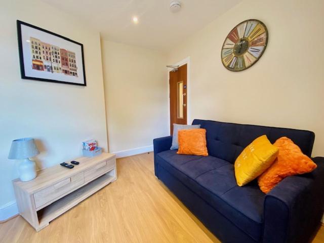 Cannock House ~ 4 Bedrooms All With Ensuite. Rugeley Exteriér fotografie