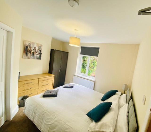 Cannock House ~ 4 Bedrooms All With Ensuite. Rugeley Exteriér fotografie