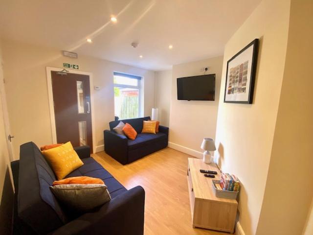 Cannock House ~ 4 Bedrooms All With Ensuite. Rugeley Exteriér fotografie